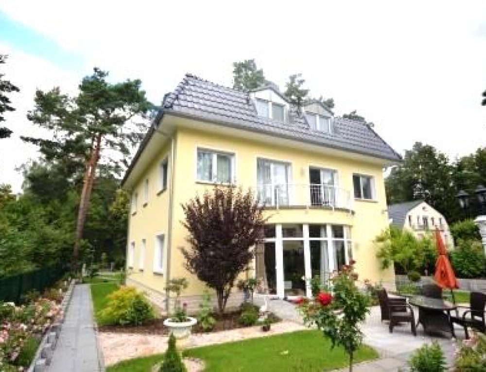 Sanierungsbedürftiges Haus auf einem 550 qm Grundstück in